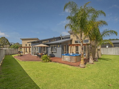 Island Time - Whangapoua Holiday Home