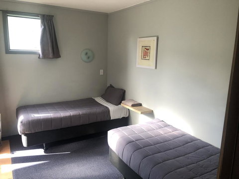 Ivorytowers Backpacker Lodge - Accommodation New Zealand 0
