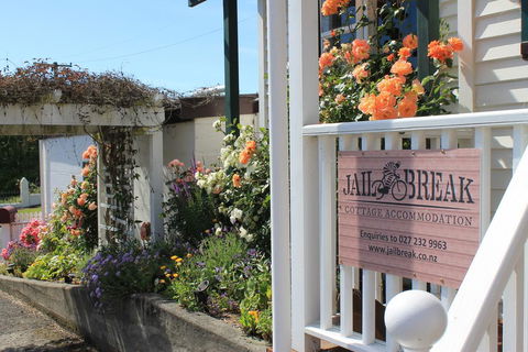 Jailbreak Cottage Accommodation - Accommodation New Zealand 1