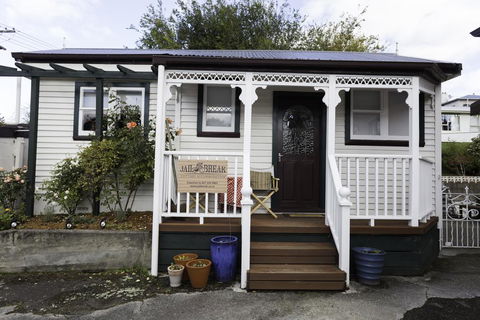 Jailbreak Cottage Accommodation - Accommodation New Zealand 0