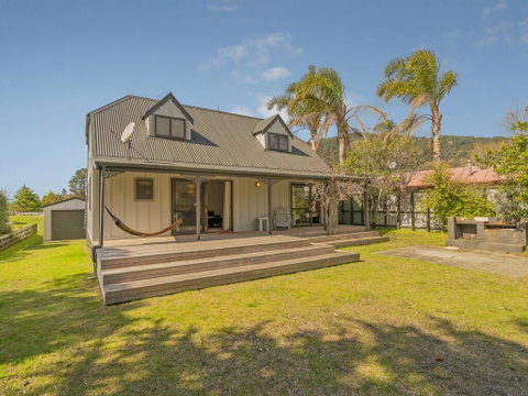 Jewel On Crown Reef - Pauanui Holiday Home - Accommodation New Zealand 0