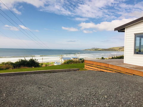 Kaka Point Views Apartment 2 - Accommodation New Zealand 1