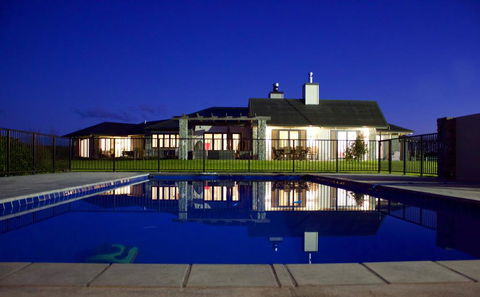 Kalldeen Luxury Accommodation - Accommodation New Zealand 0