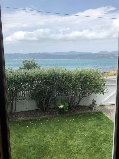 Karaka Bays - Accommodation New Zealand 3