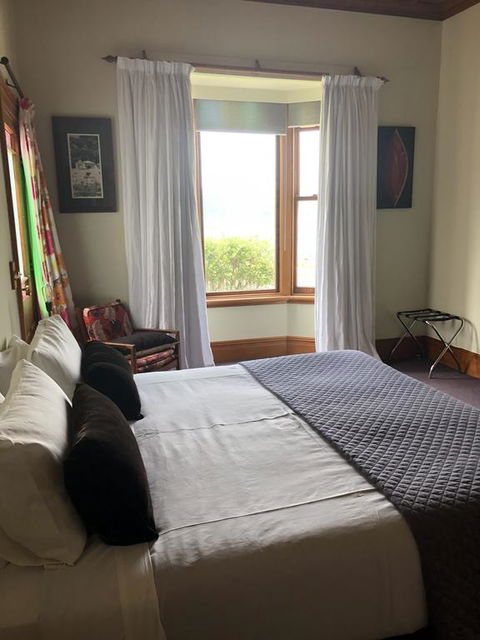 Karaka Bays - Accommodation New Zealand 1