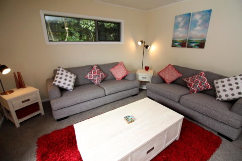 Kereru Cottage - Accommodation New Zealand 3