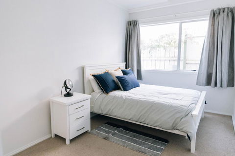 Kingsland Contemporary 2 Bedroom Apartment - Accommodation New Zealand 3
