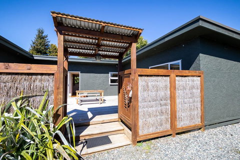 Kiwiana Comfort - Te Anau Holiday Home - Accommodation New Zealand 1