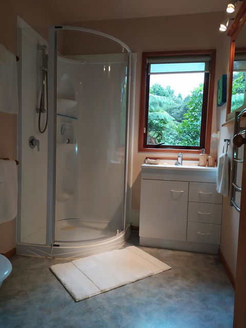 KORU RIVERSIDE RETREAT - Accommodation New Zealand 2