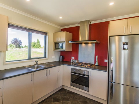 Kowhai Heights - Ohakune Holiday Home - Accommodation New Zealand 1