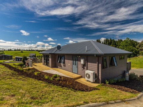 Kowhai Heights - Ohakune Holiday Home - Accommodation New Zealand 0