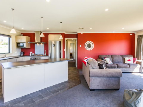 Kowhai Heights - Ohakune Holiday Home - Accommodation New Zealand 2