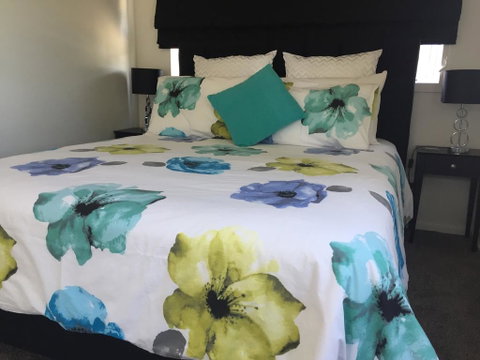 Kowhai Rest - Accommodation New Zealand 0