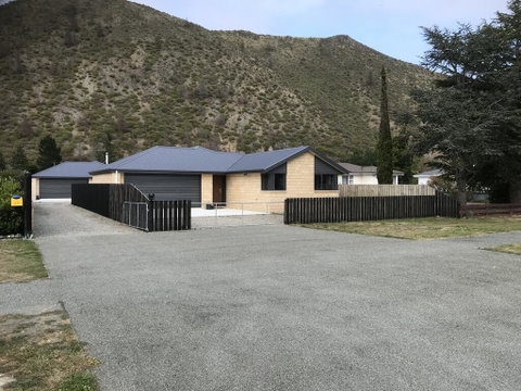 Kurow House On Bledisloe - A2O Cycle Trail Oasis. - Accommodation New Zealand 0