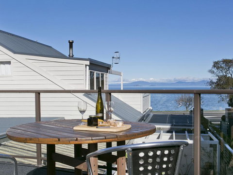 Lake Terrace Townhouse - Taupo Holiday Unit - Accommodation New Zealand 0