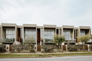 Lakeshore Apartment - Sleeps 6 - Central Location - Lake  Mountain Views