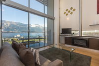 Lakeshore Springs Apartments