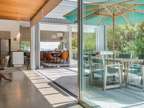 Lakeside Beauty - Hatepe Holiday House - Accommodation New Zealand 3