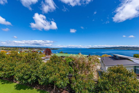 Lakeview Lookout - Accommodation New Zealand 3