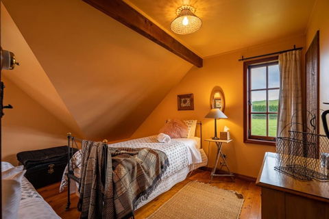Last Straw Cottage - Accommodation New Zealand 3