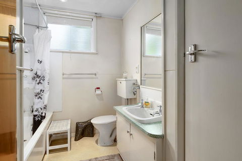 Leica Stay And Walnut Flat - Napier Holiday Home - Accommodation New Zealand 2