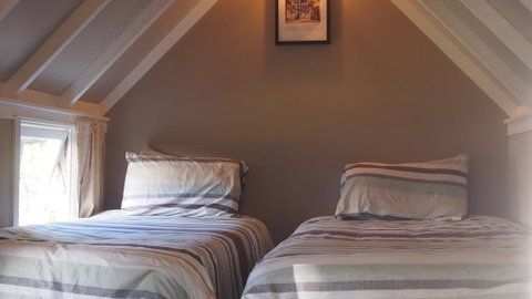 Lemon Tree Cabin - Accommodation New Zealand 3