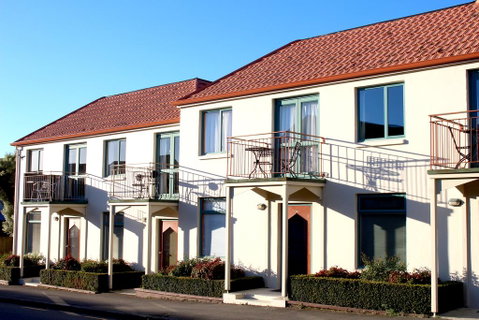 Les Troupes Apartments - Accommodation New Zealand 0