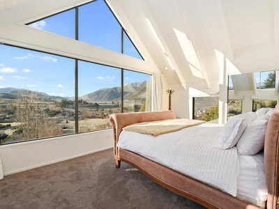 Lindmore Lodge - Queenstown Holiday Home