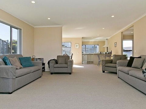 Lochaber Lodge - Acacia Bay Holiday Home - Accommodation New Zealand 1