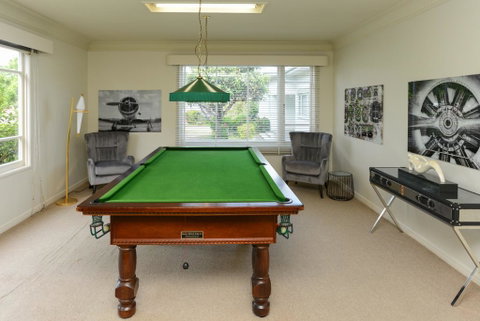 Logan House - Napier Holiday Home - Accommodation New Zealand 3