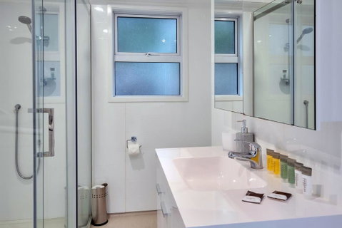 Lovely & Modern Unit W Free Parking & Wifi - Accommodation New Zealand 2