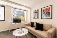 Lovely Two Bedroom Next to Myers Park Auckland CBD