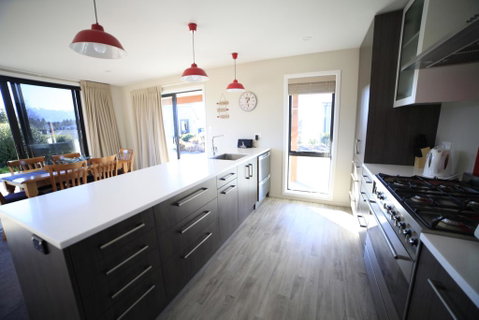 Lucky Irishman, FREE WIFI - Accommodation New Zealand 3