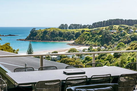 Luxury At Palm Beach - You've Got It Maid - Accommodation New Zealand 0