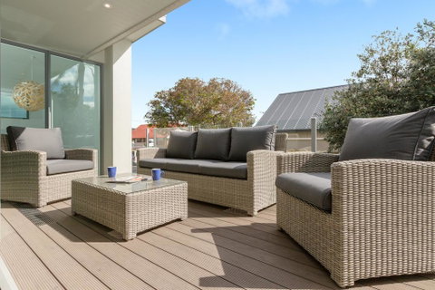 Luxury Home On Popular Muricata Av - Enjoy Beach, Surf & Sun - Accommodation New Zealand 2