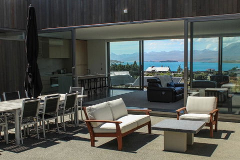 Luxury Lakeview Apartment - Accommodation New Zealand 2
