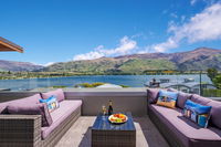 Luxury Lakeview Vista Apartment