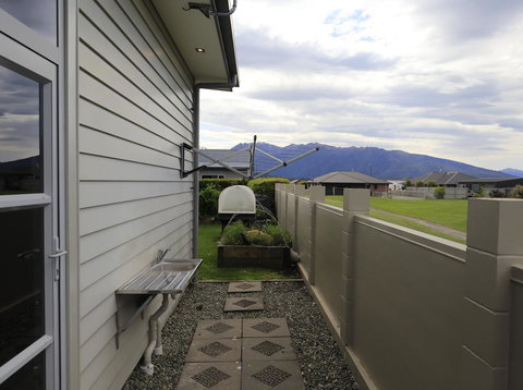 Luxury On Howden - Te Anau Holiday Home - Accommodation New Zealand 3
