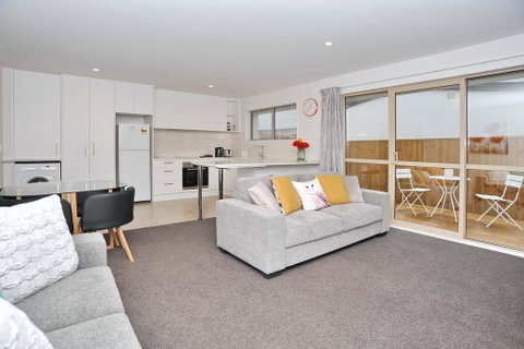 Madras St Apartment 3 - City - Christchurch Holiday Homes - Accommodation New Zealand 0
