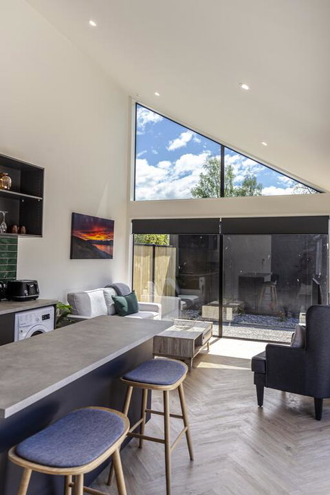 Magic On Maryburn - The Green Room - Accommodation New Zealand 3