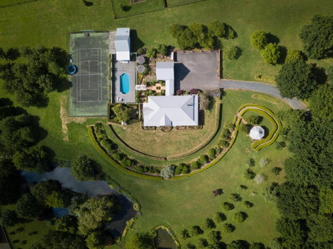 Magnificent Karaka Estate W/Swimming Pool - Accommodation New Zealand 0
