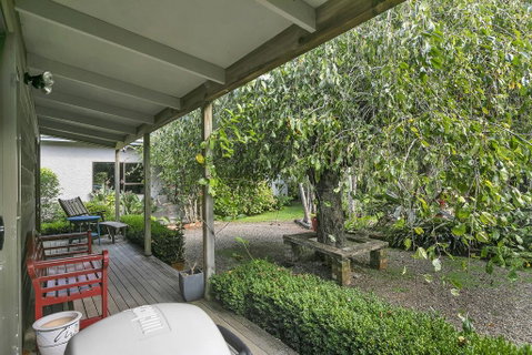 Mahurangi West Cottage By The Beach - Auckland Holiday Home - Accommodation New Zealand 1