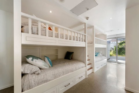 Maison Cayman - Mt. Maunganui Holiday Home - Accommodation New Zealand 3