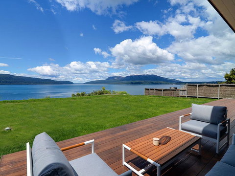 Mana Sarovar - Designer Lake Tarawera Holiday Home - Accommodation New Zealand 3