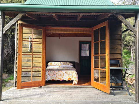 Manaaki Mai, Rustic Retreat - Accommodation New Zealand 1