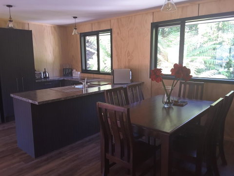 Marlborough Sounds Accommodation 92 - Accommodation New Zealand 3