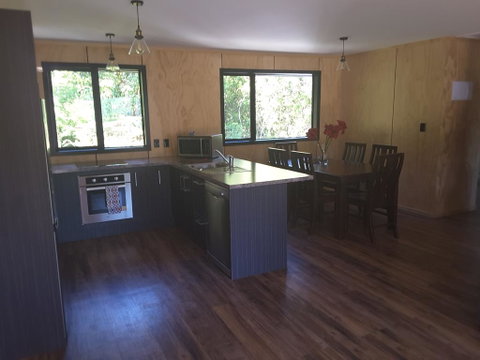 Marlborough Sounds Accommodation 92 - Accommodation New Zealand 2