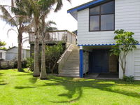 Matapouri Beach House with WiFi - Matapouri Bach