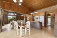 Matapouri Earth Castle - Matapouri Holiday Home