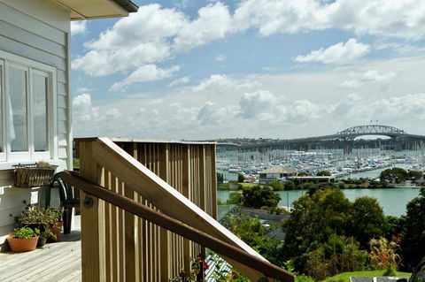 Million Dollar View - Accommodation New Zealand 2